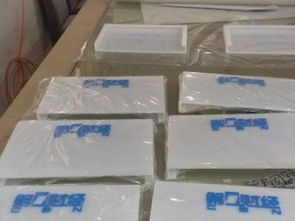 上海亞克力制品加工與噴繪招牌應用